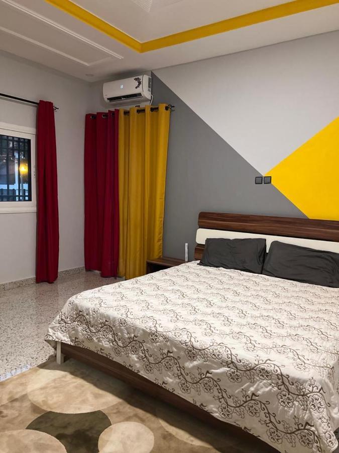 Smb-Gn Residence Lambandji - Electricite Et Wifi H24 Conakry Exteriör bild